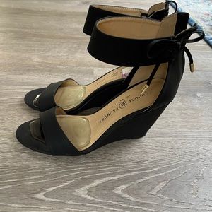 Chinese Laundry Z-Camomile in black, size 7